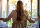 Aerisește inteligent primăvara: cum să ții polenul afară și aerul curat în casă