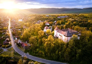 Valea Mureșului, ținutul palatelor nobiliare uitate de timp