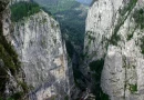 De la poarta Moldovei la atracție turistică: povestea locului Piatra Teiului de pe lacul Bicaz